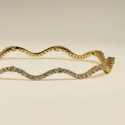 Astrid & Miyu Scalloped Tennis bracelet doré festonné