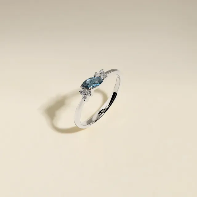 Astrid & Miyu Alexandrite June bague or blanc juin