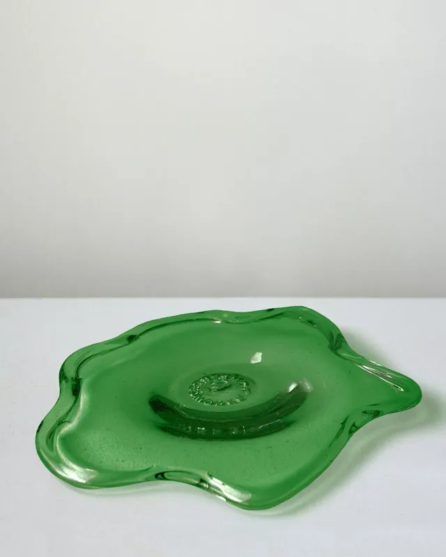 Completedworks Pond assiette moyenne vert feuille verre recyclé