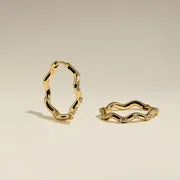 Astrid & Miyu Scalloped Crystal boucles dorées cristal