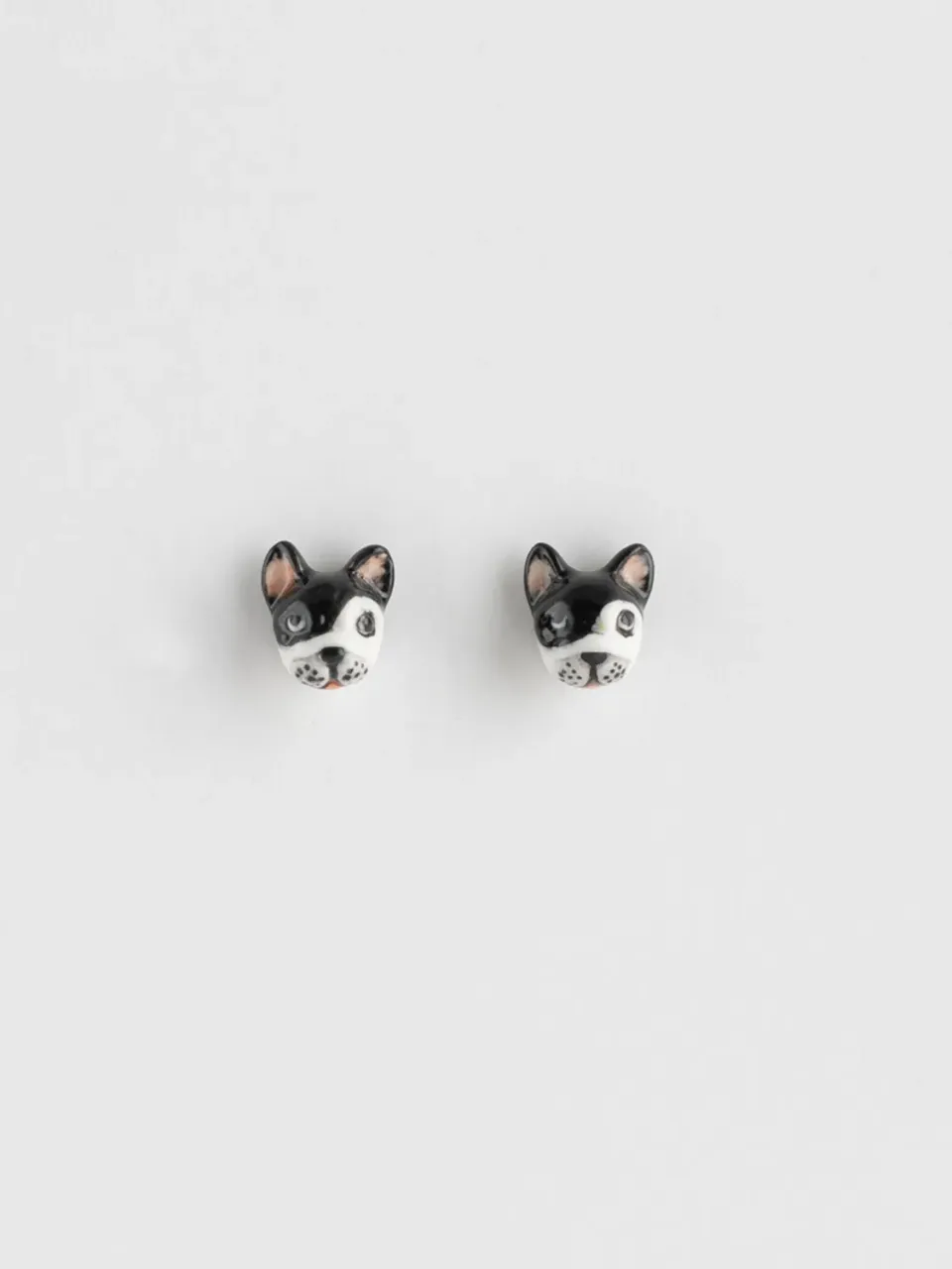Nach Bijoux bouledogue puces boucles d’oreilles noires