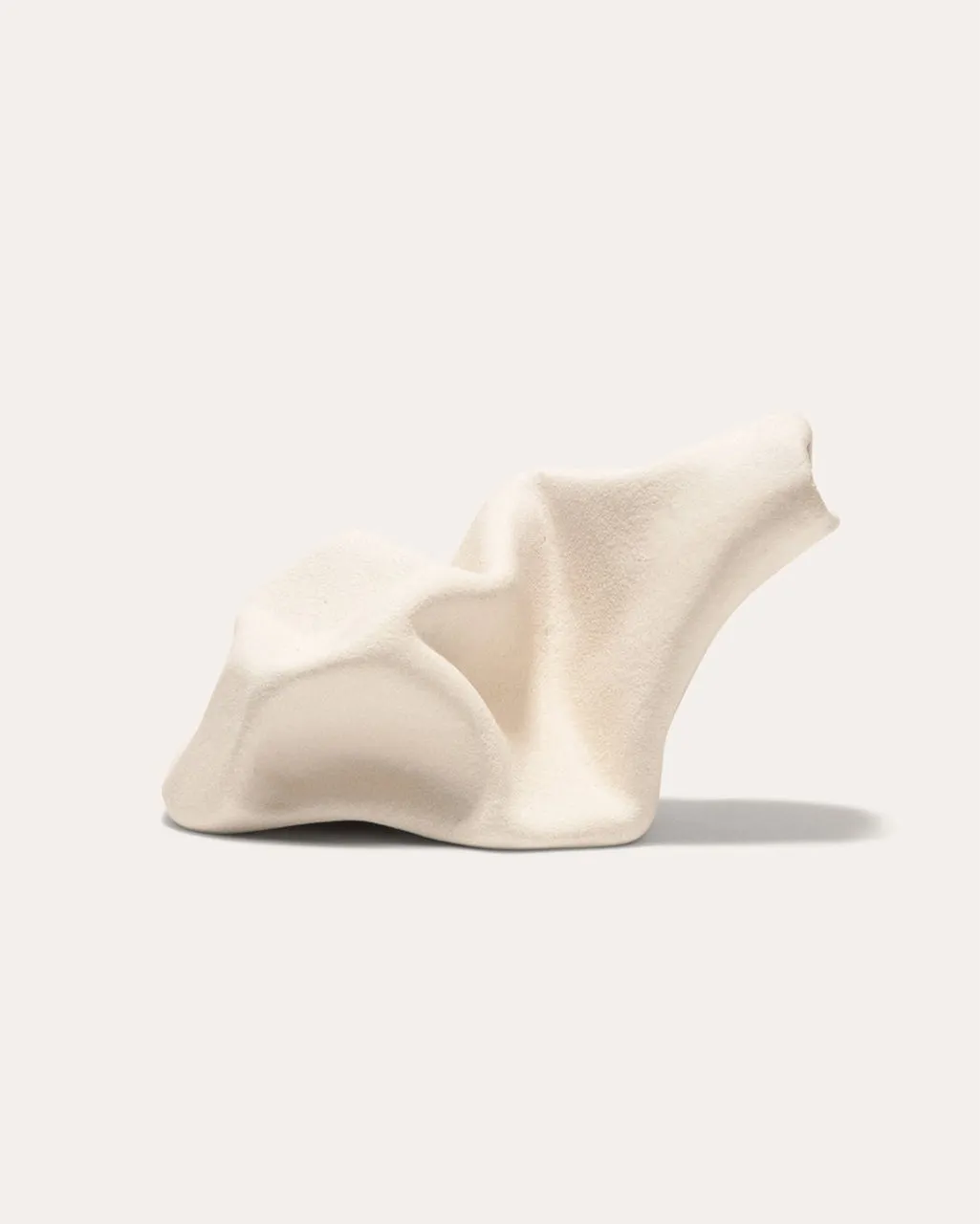 Completedworks Sleeping Goliath vase céramique beige texturé
