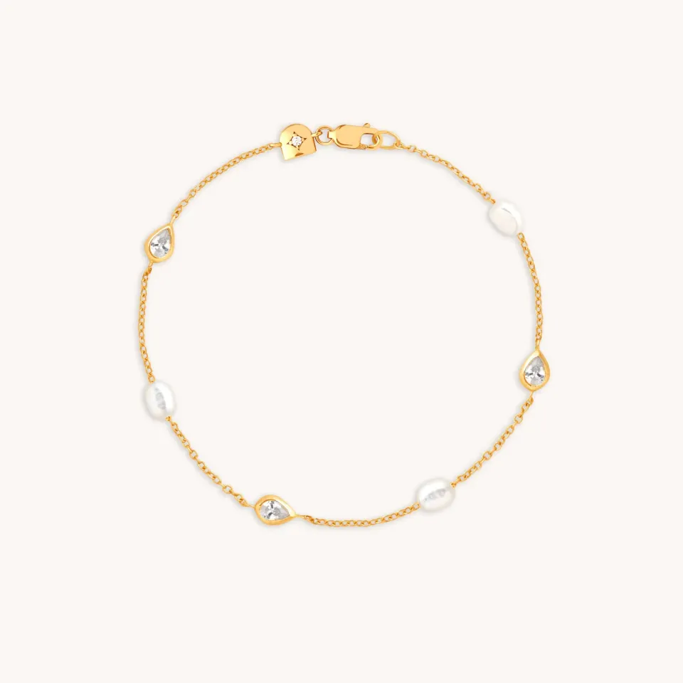 Astrid & Miyu Pearl & Crystal Charm bracelet perle doré