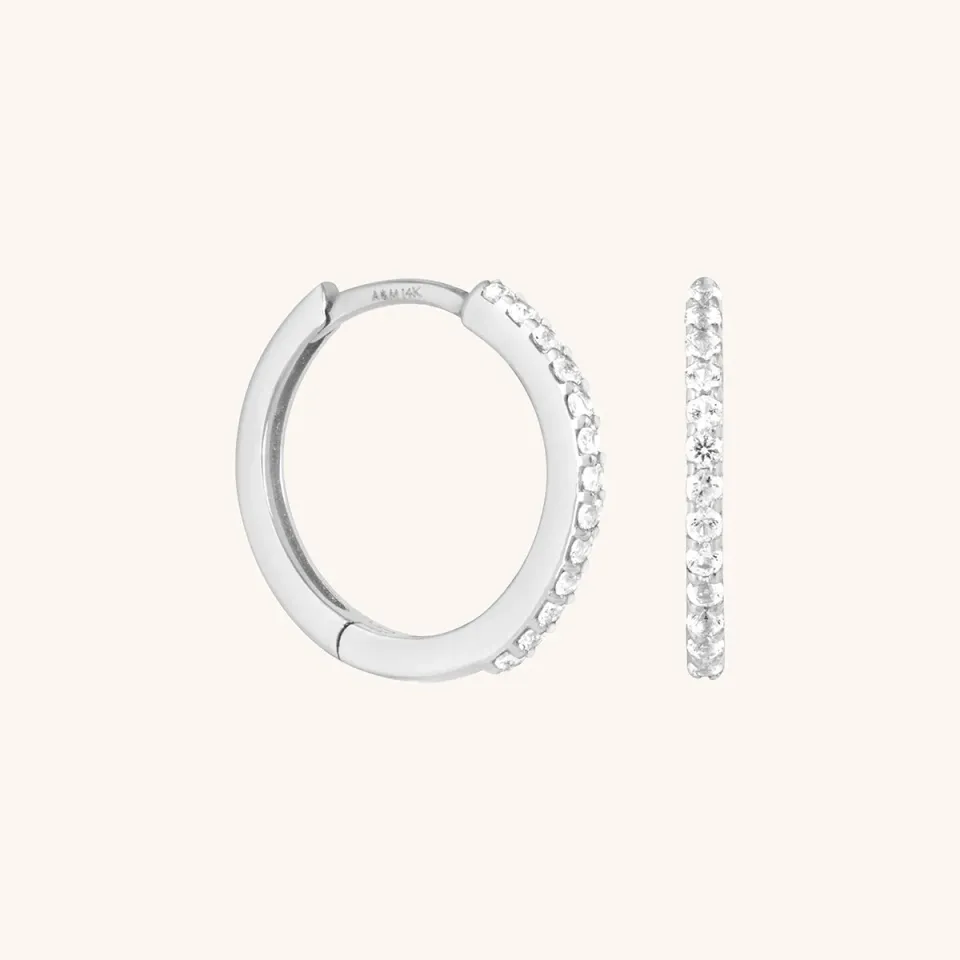 Astrid & Miyu Diamond Pavé Hoops boucles or blanc diamants