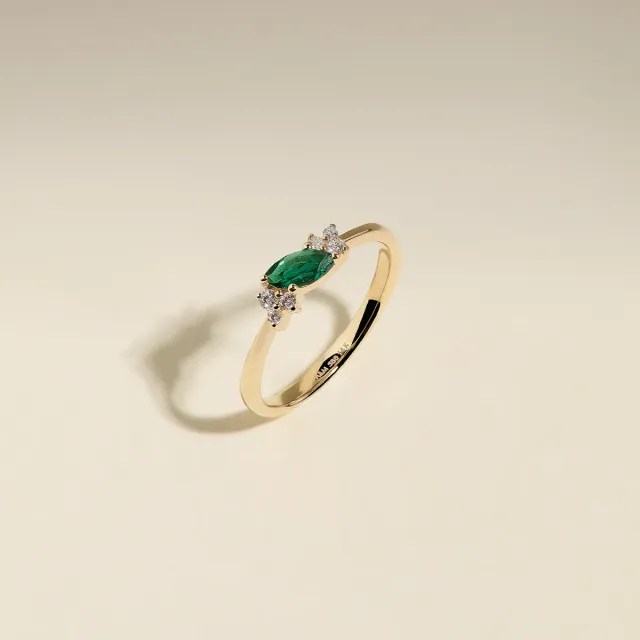 Astrid & Miyu Emerald May Milestone bague or massif émeraude