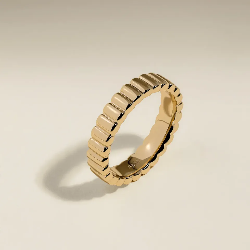Astrid & Miyu Ridged bague dorée striée