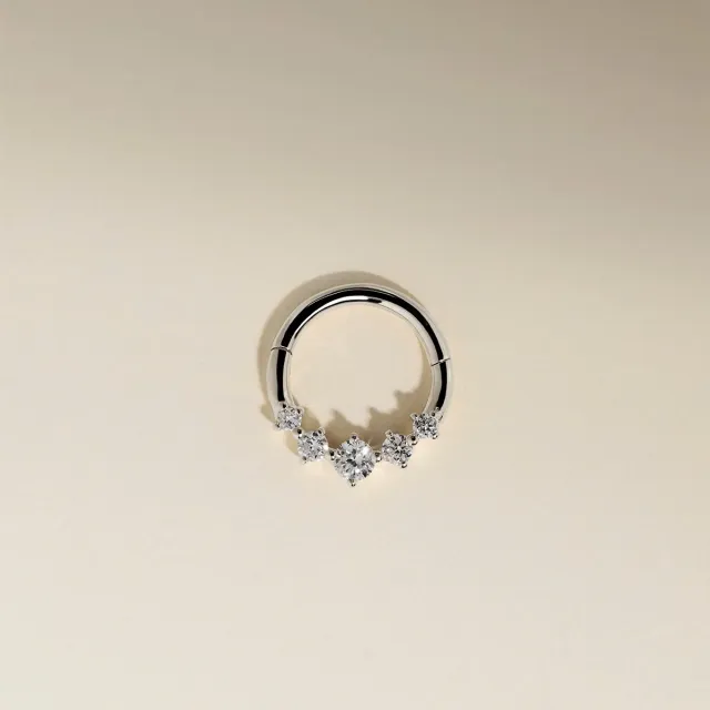 Astrid & Miyu Diamond Daith piercing or blanc diamant