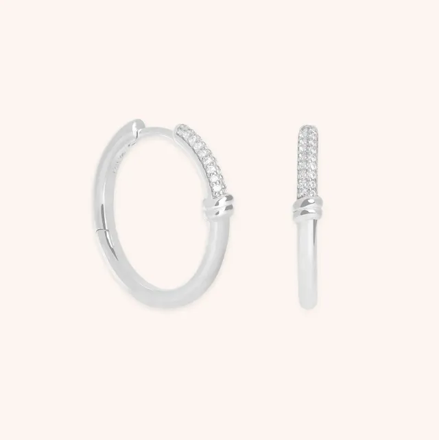 Astrid & Miyu Pavé Knot créoles argent nœud pavé