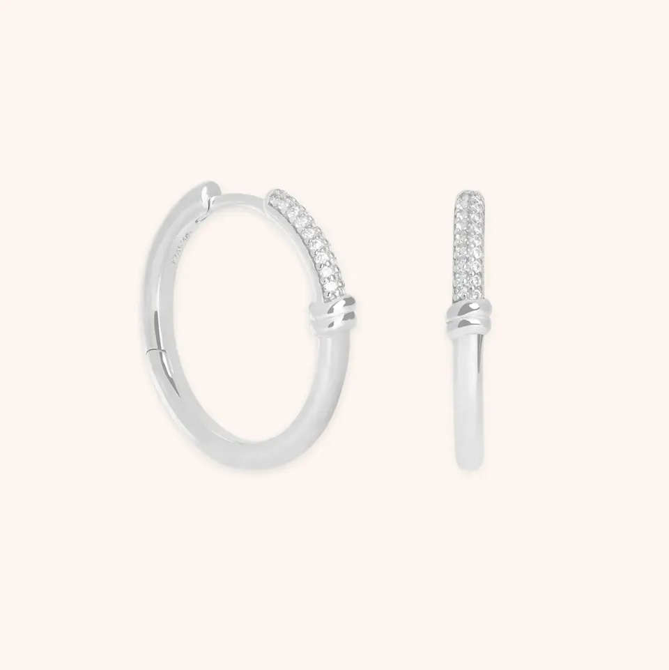 Astrid & Miyu Pavé Knot créoles argent nœud pavé