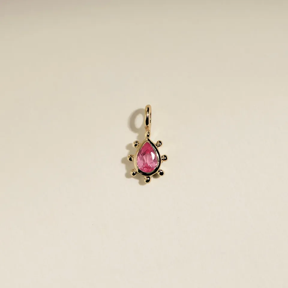 Astrid & Miyu Pink Sapphire Beaded breloque or saphir rose
