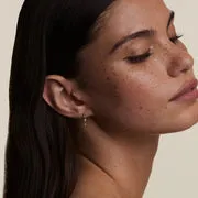 Astrid & Miyu Diamond Pear Drop Stud puces or massif