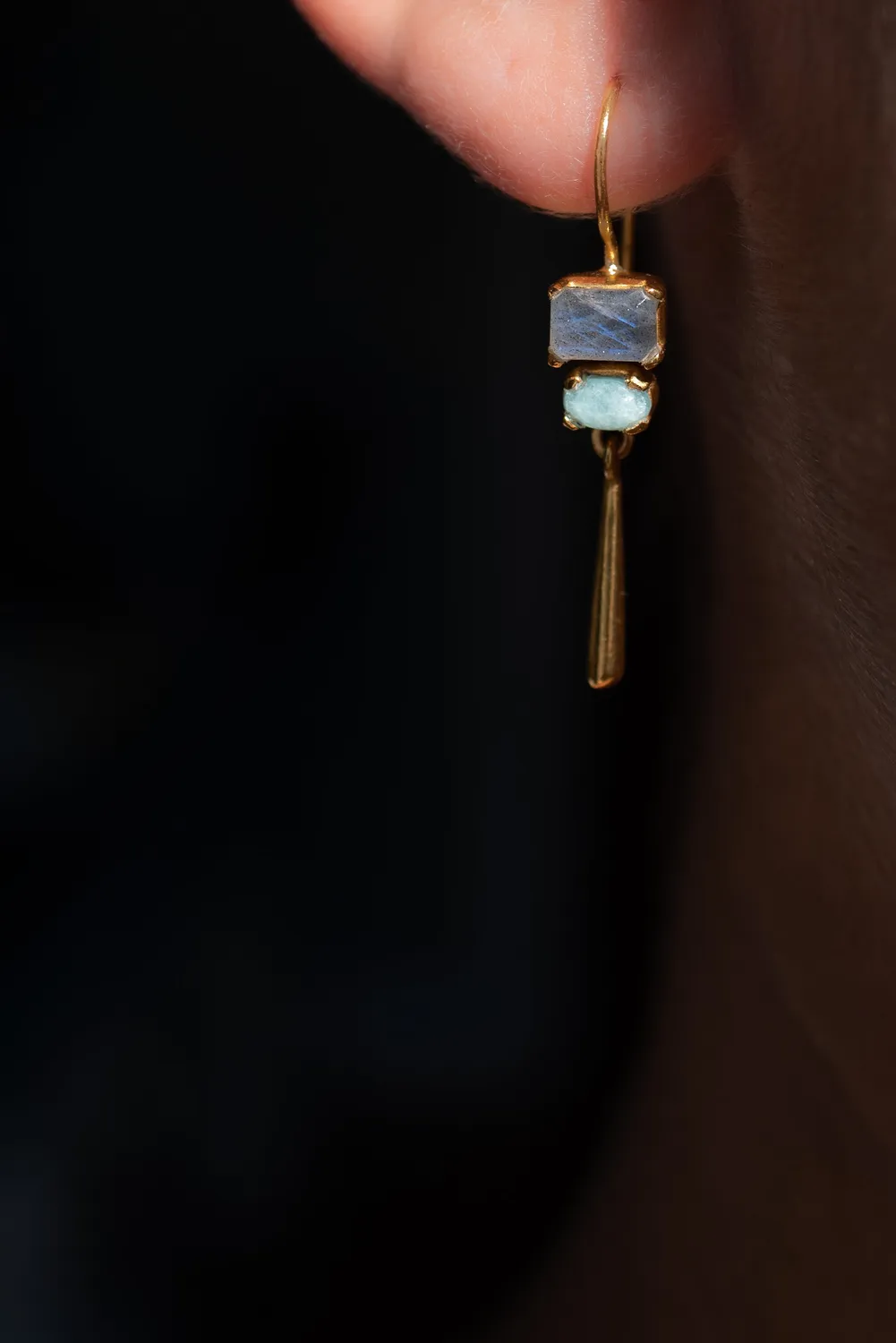 Le Fourbi de Capucine P60 boucles d'oreilles laiton doré larimar
