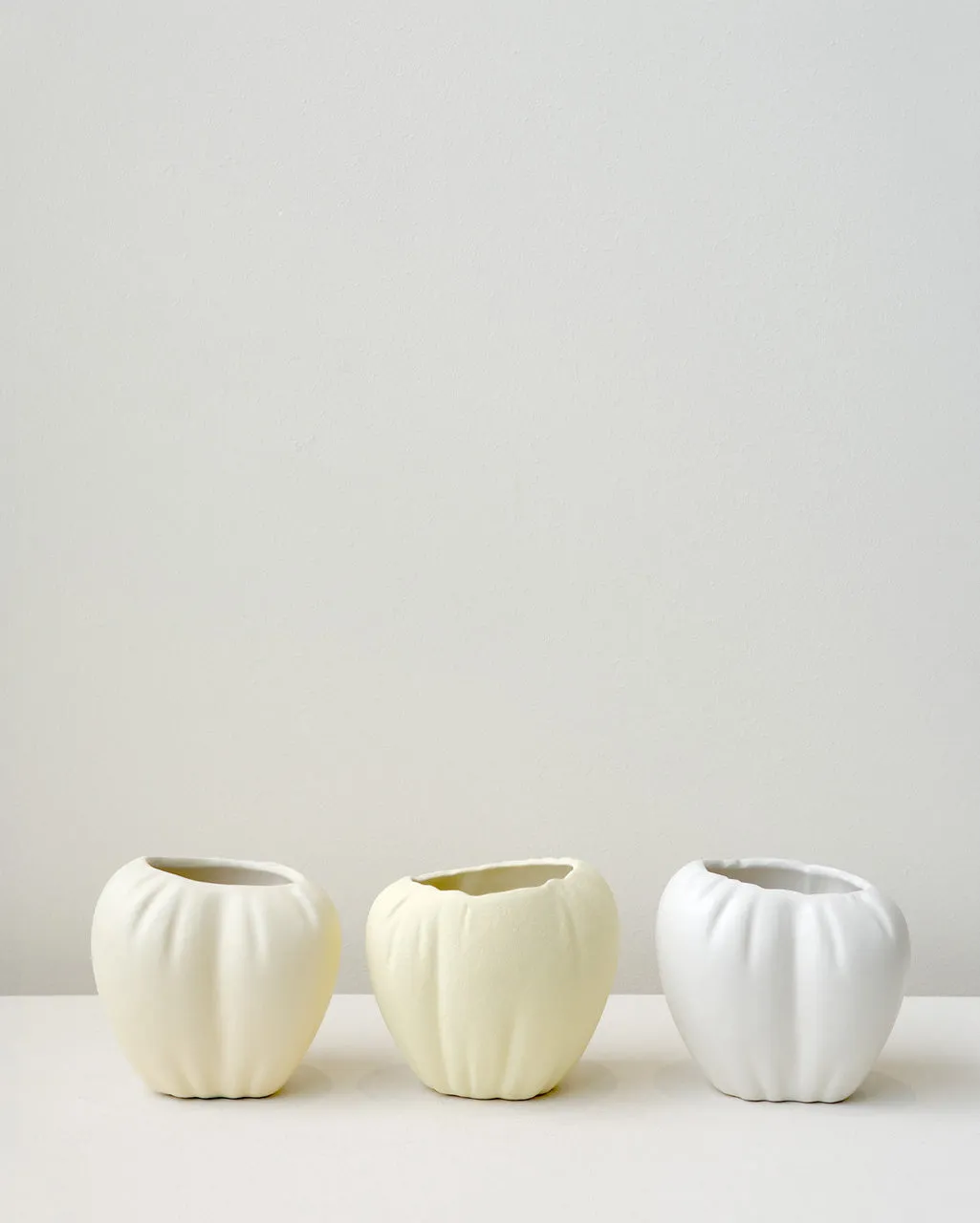Completedworks B72 petit vase blanc mat céramique