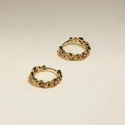 Astrid & Miyu Sunset Pear Charm Hoops boucles dorées poire