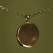 Astrid & Miyu Molten Coin pendentif or massif médaille