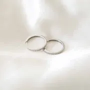 Astrid & Miyu Essential Crystal Medium Hoops créoles argent