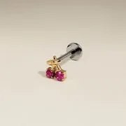 Astrid & Miyu Cherry piercing clou cerise titane doré