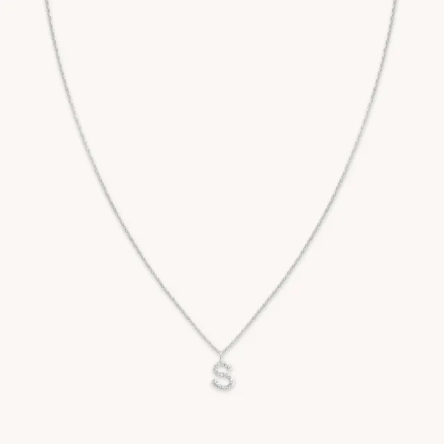 Astrid & Miyu S Initial Pavé collier initiale argenté