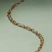 Astrid & Miyu Pavé Chain Link collier doré pavé