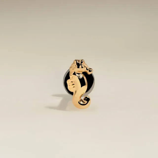 Astrid & Miyu Seahorse piercing titane doré