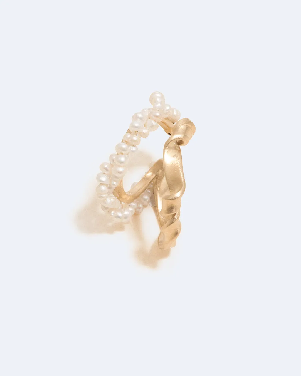 Completedworks A Negotiation with the Infinite ear cuff perle doré