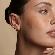 Astrid & Miyu Molten Textured Hoops boucles d'oreilles or massif