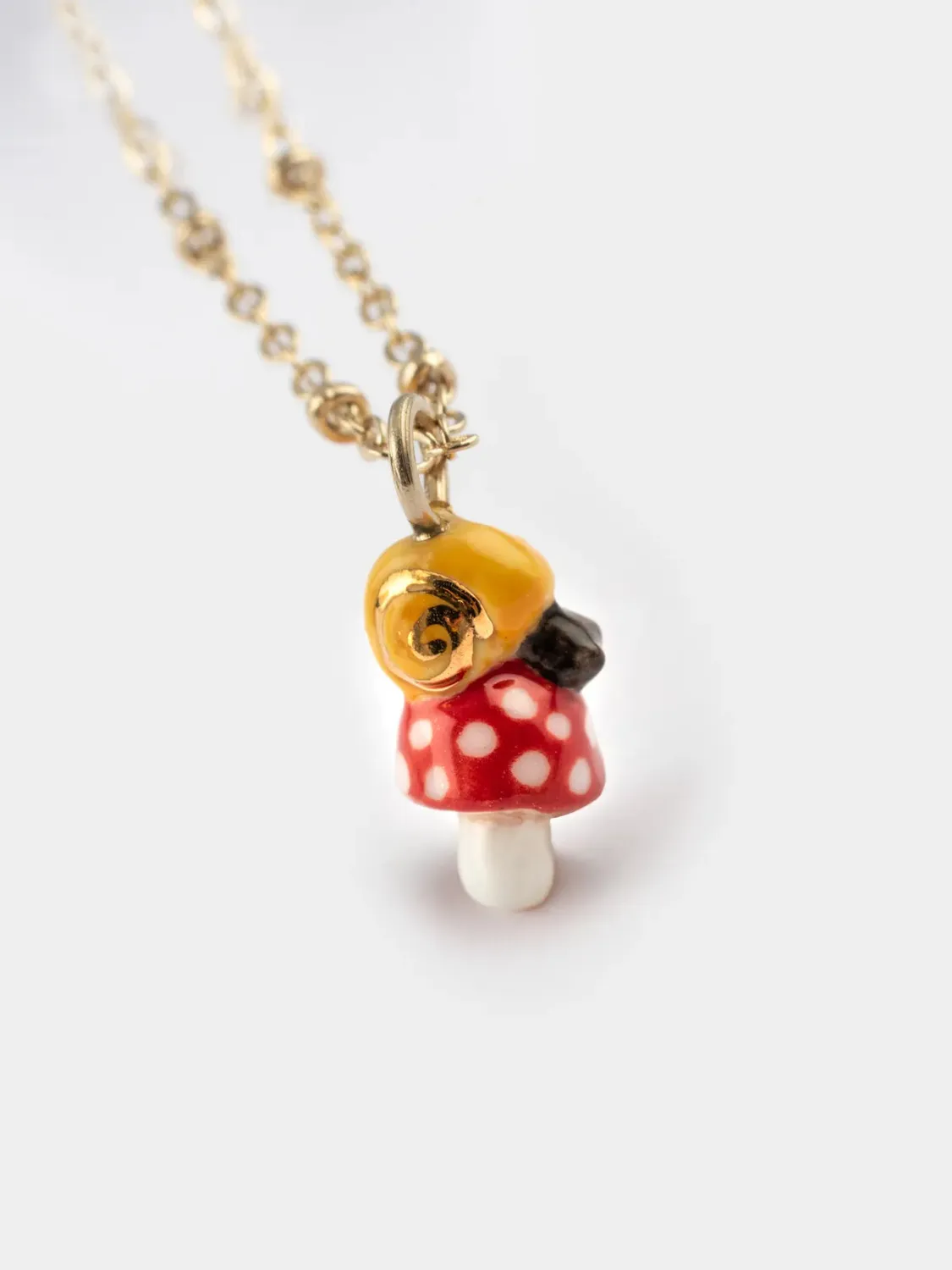 Nach Bijoux Escargot et champignon collier porcelaine 46,5 cm