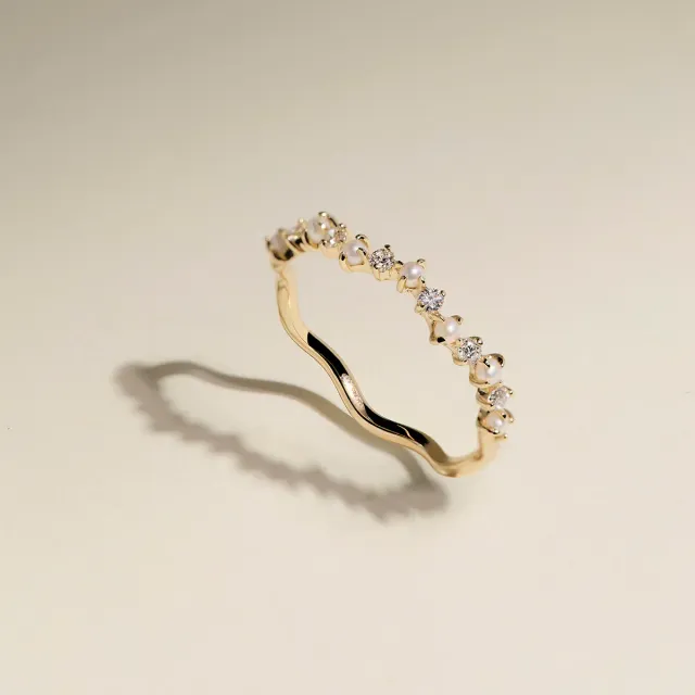 Astrid & Miyu Diamond Pearl Scalloped bague or massif