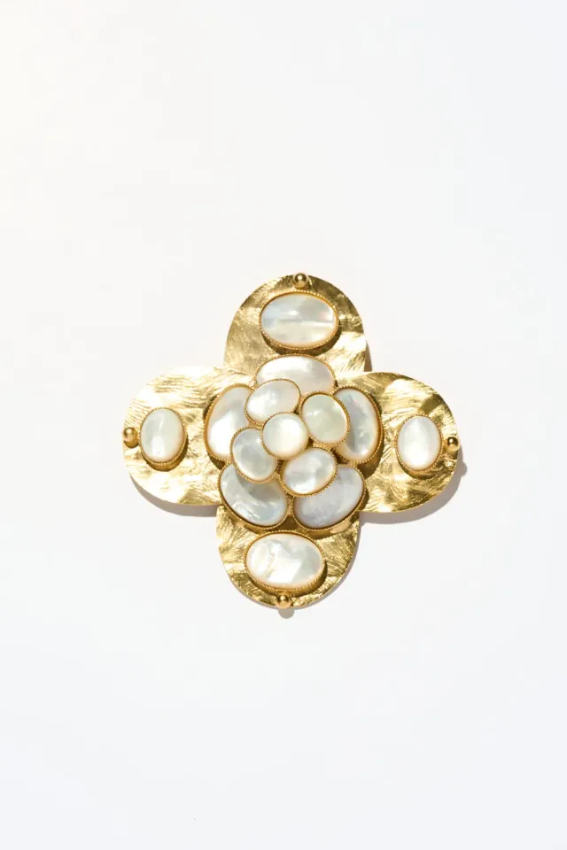 Philippe Ferrandis Camelia Byzance broche nacre doré