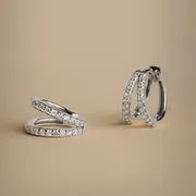 Astrid & Miyu Illusion créoles huggies pavé diamants blanc