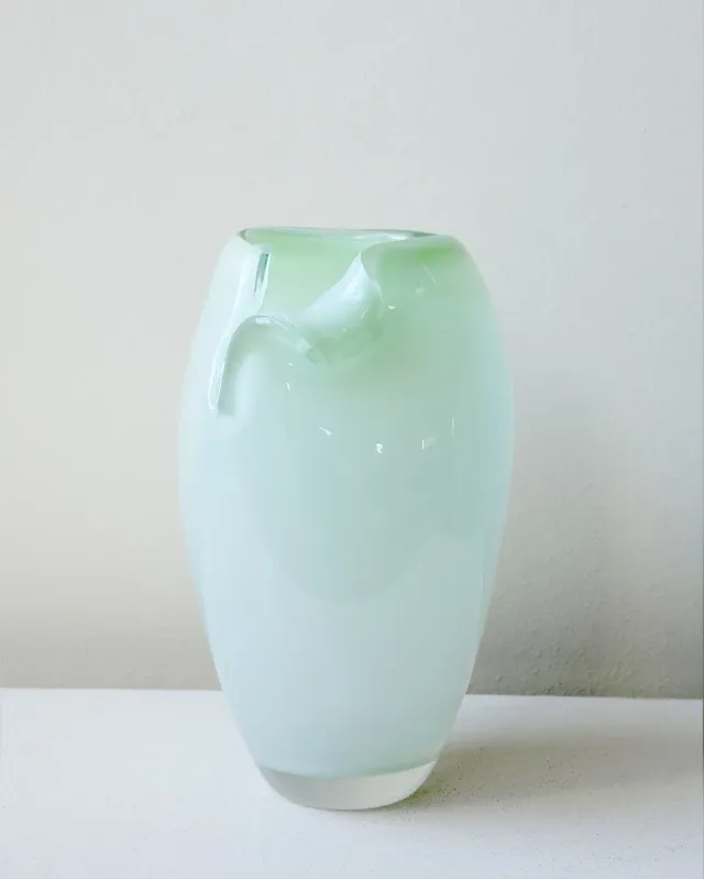 Completedworks B143 vase verre recyclé vert menthe