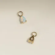 Astrid & Miyu Opal October charm or massif