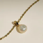 Astrid & Miyu Pearl Pendant collier perle doré