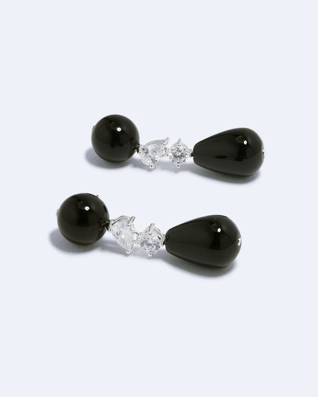 Completedworks Tarn boucles d’oreilles onyx zircone argent