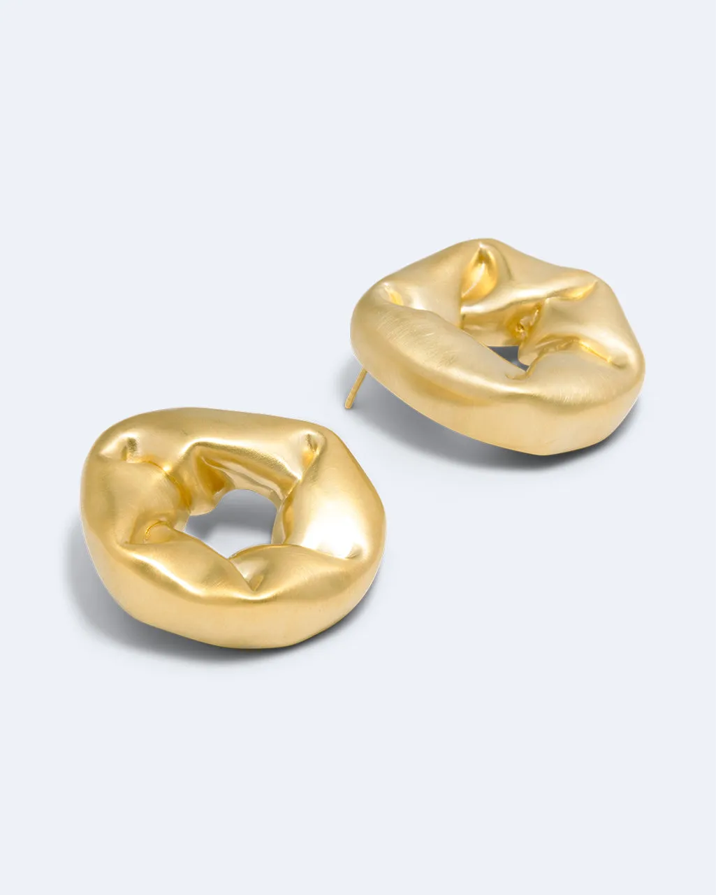 Completedworks Oversized Scrunch boucles d'oreilles plaqué or