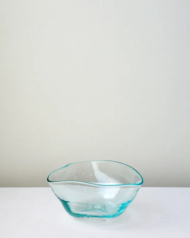 Completedworks Clear Water Small bol verre recyclé bleu