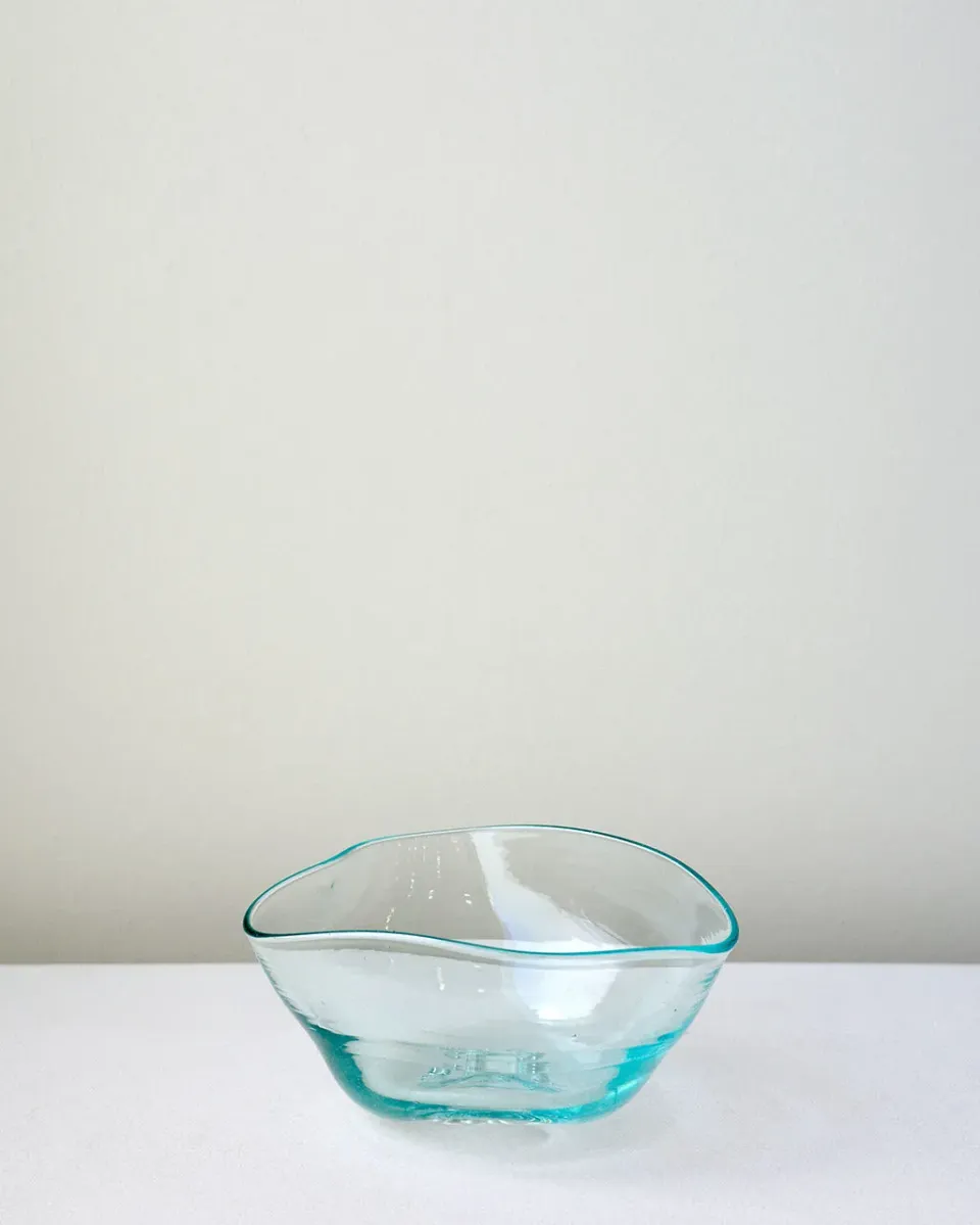 Completedworks Clear Water Small bol verre recyclé bleu