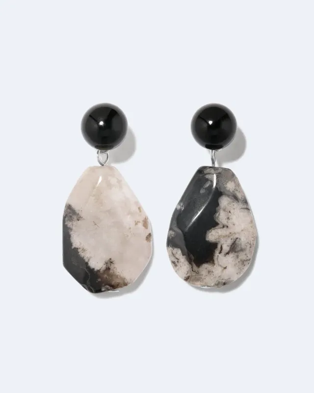 Completedworks Time Will Say Nothing boucles d’oreilles agate onyx