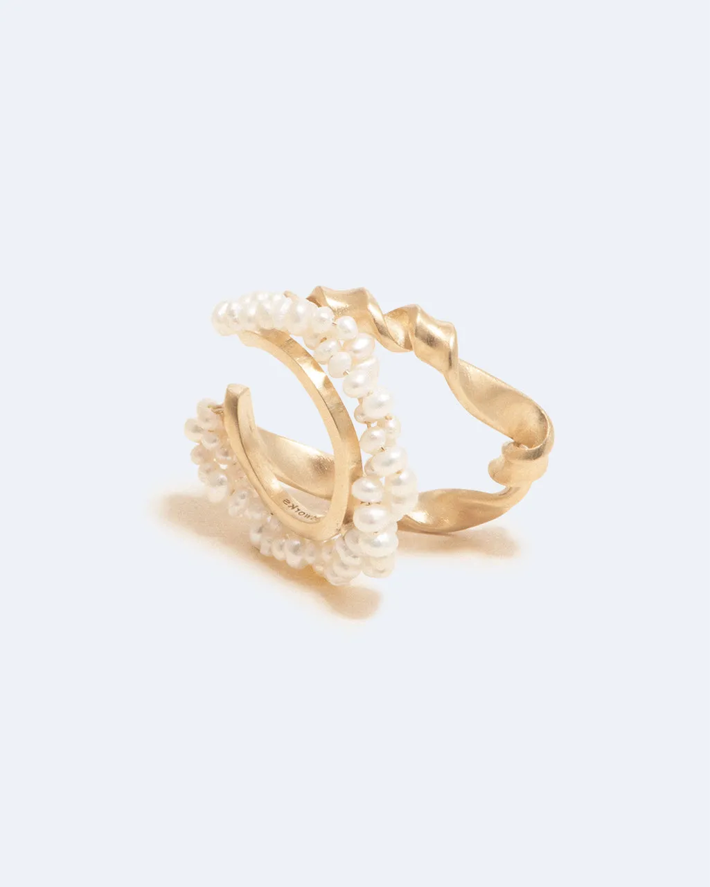 Completedworks A Negotiation with the Infinite ear cuff perle doré