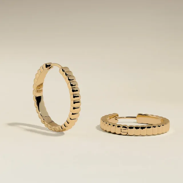 Astrid & Miyu Ridged Hoops créoles dorées striées