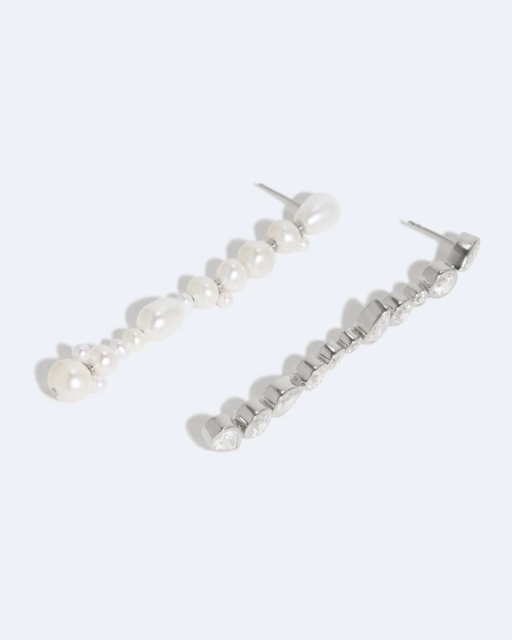 Completedworks Glitch boucles argent perle zirconia