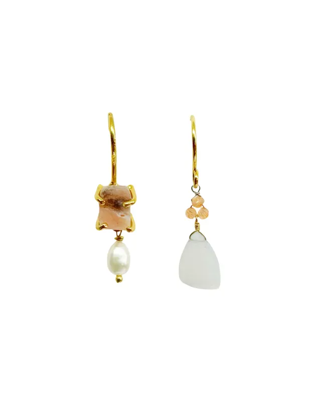 Le Fourbi de Capucine D18 boucles d'oreilles asymétriques opale
