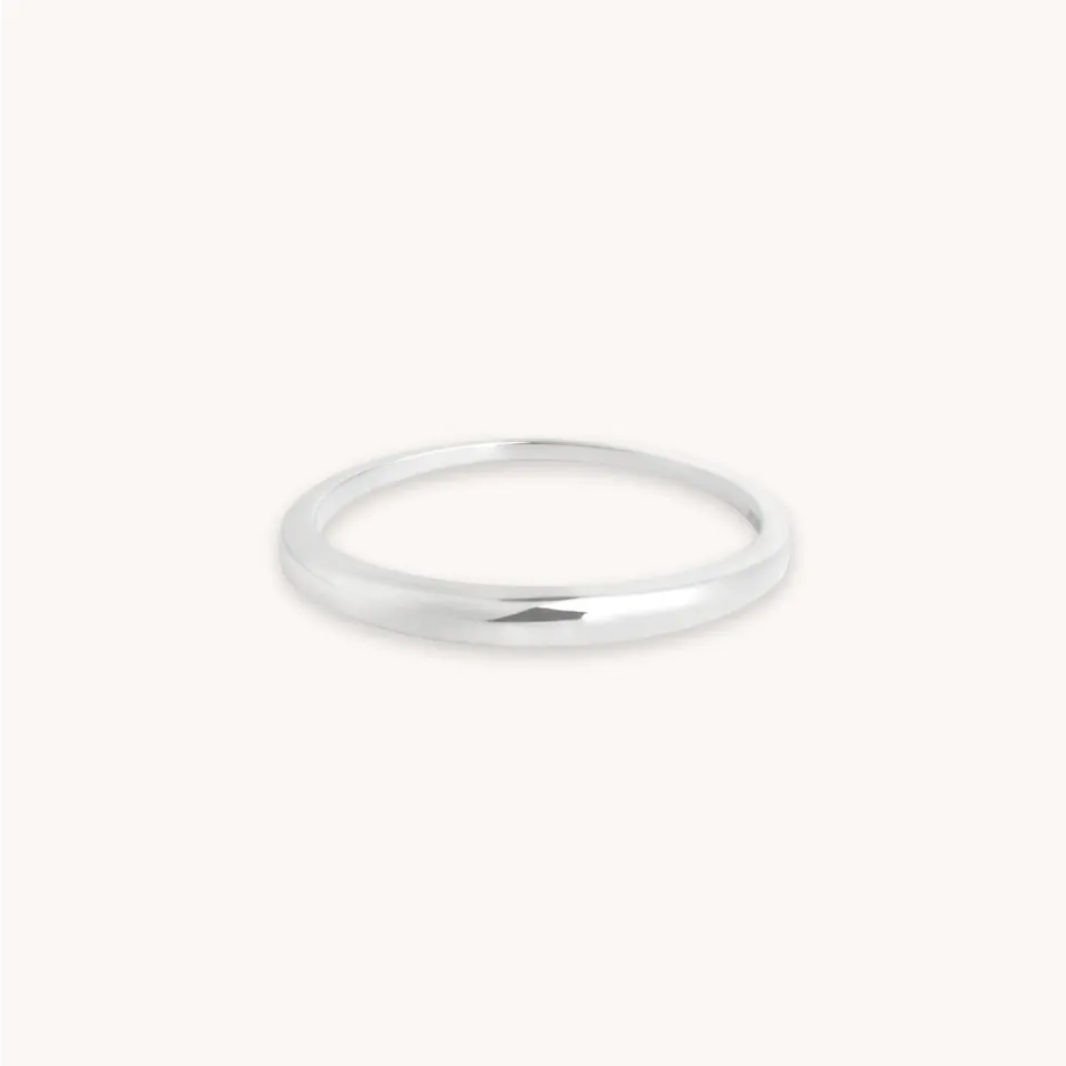 Astrid & Miyu Dome bague or blanc massif