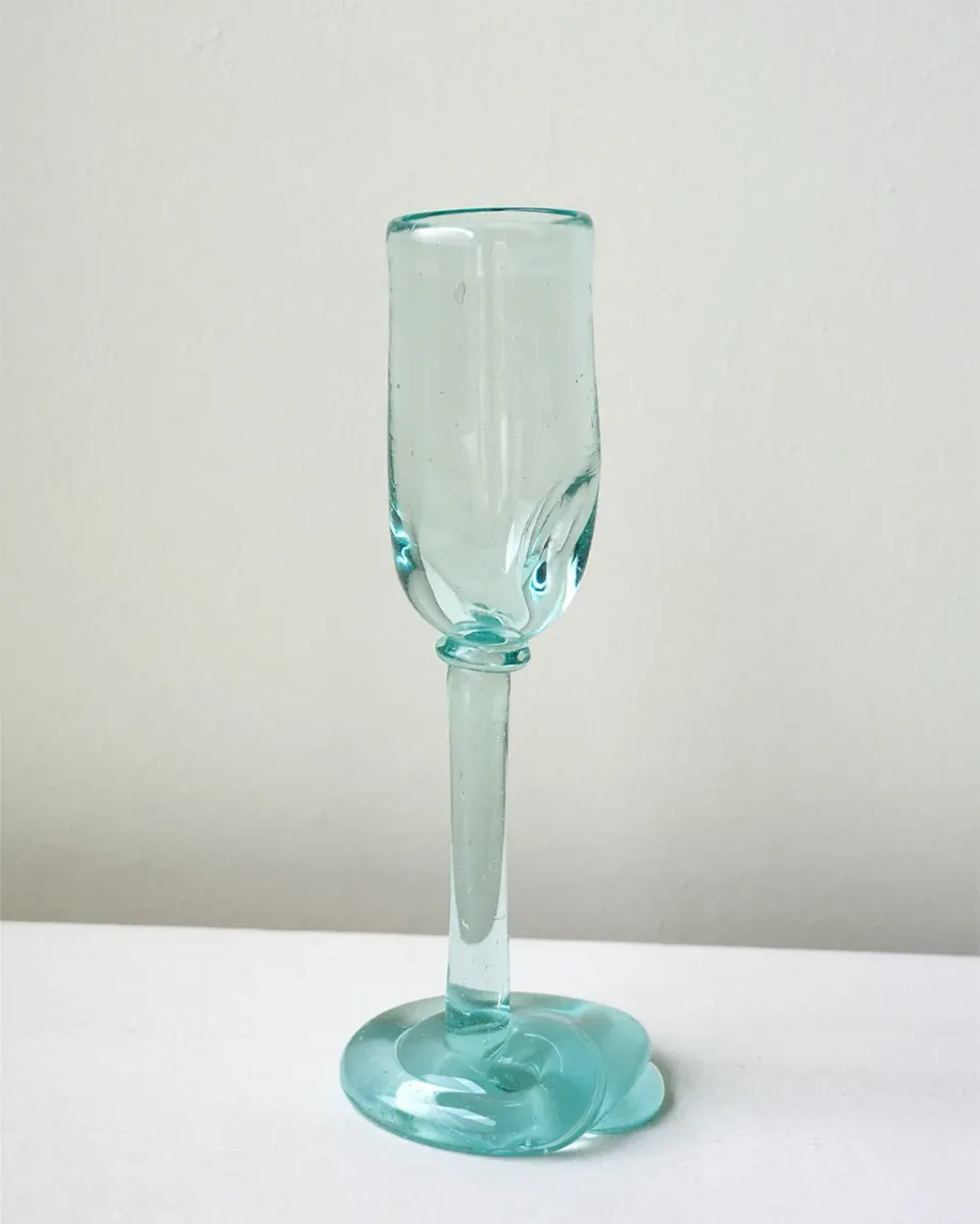 Completedworks Thaw flûte verre transparent bleu