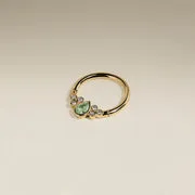Astrid & Miyu Pear Daith Hoop piercing or massif diamant