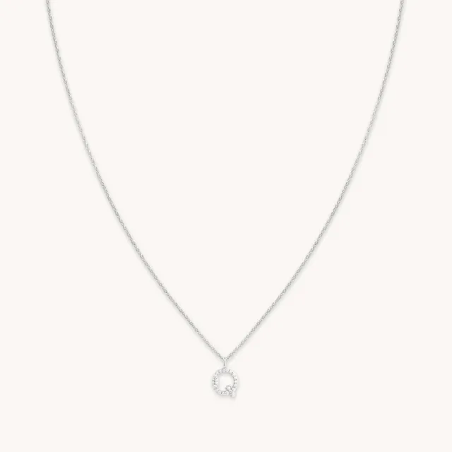 Astrid & Miyu Q Initial Pavé collier argent initiale Q