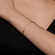 Astrid & Miyu Pavé Knot jonc bracelet nœud doré