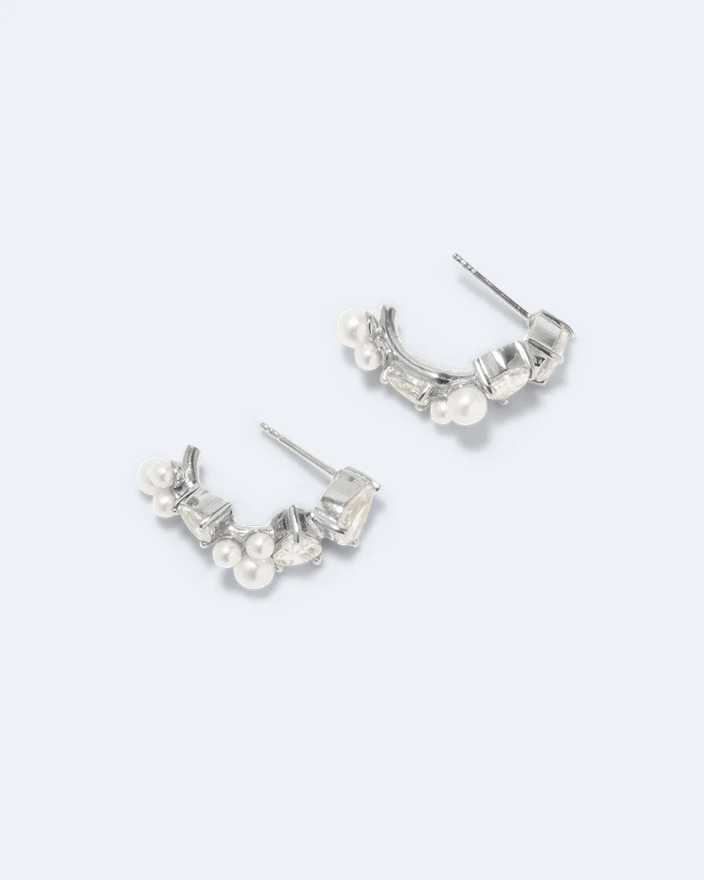 Completedworks Chasing Shadows boucles perle zirconia argent