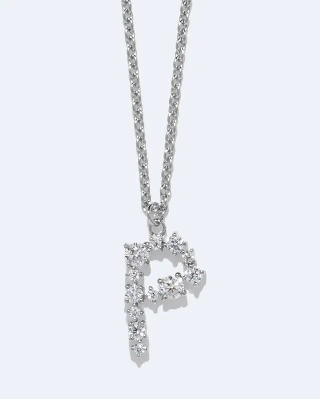 Completedworks Glitchy P pendentif lettre P rhodié zircon