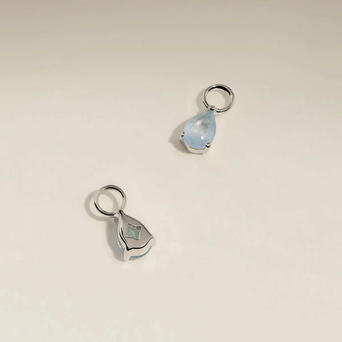 Astrid & Miyu Charm boucles aigue-marine mars or blanc